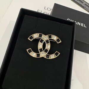 Chanel ladies' brooch